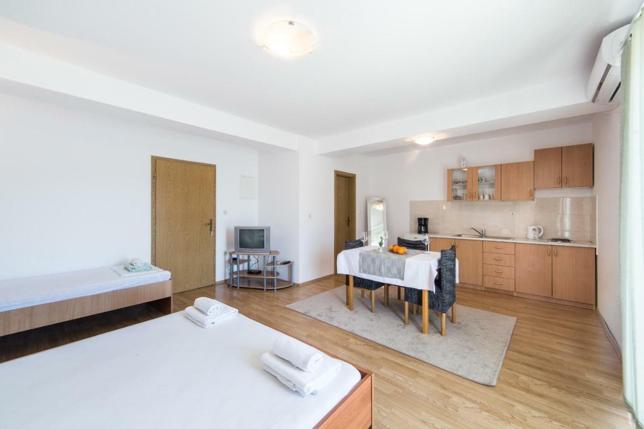 Apartments Barbir Плоче Экстерьер фото